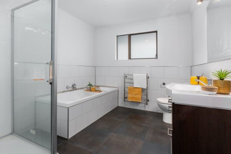 Photo of property in 25 Leeward Drive, Whitby, Porirua, 5024