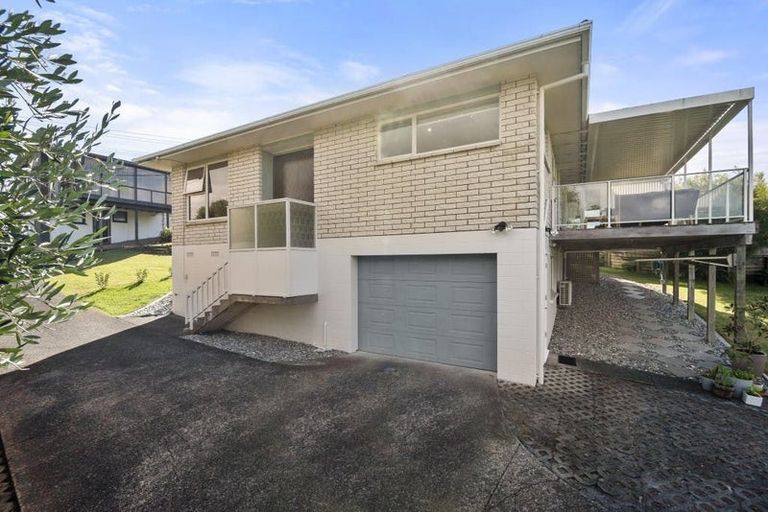 Photo of property in 1/3 Hall Road, Glenfield, Auckland, 0629