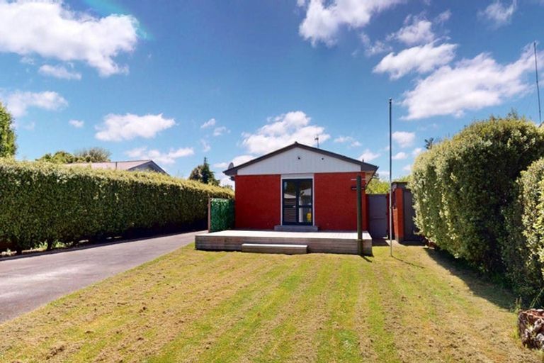 Photo of property in 41 Ellesmere Crescent, Highbury, Palmerston North, 4412