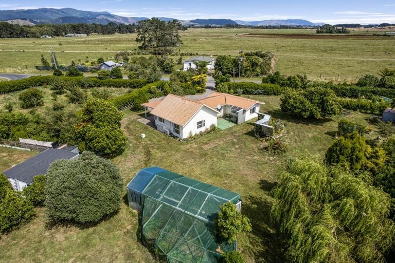Photo of property in 318 Kuku Beach Road, Kuku, Levin, 5570