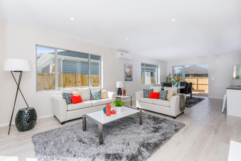 Photo of property in 42 Schoolside Road, Kumeu, 0810