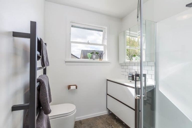 Photo of property in 2/783 Te Atatu Road, Te Atatu Peninsula, Auckland, 0610