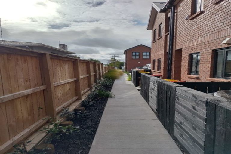 Photo of property in 4/9 Marlene Avenue, Te Atatu South, Auckland, 0610