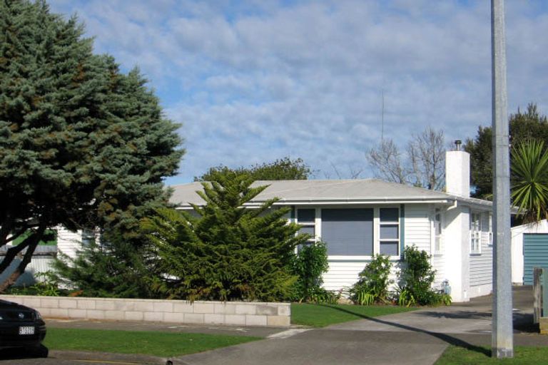 Photo of property in 6 Pitama Road, Awapuni, Palmerston North, 4412