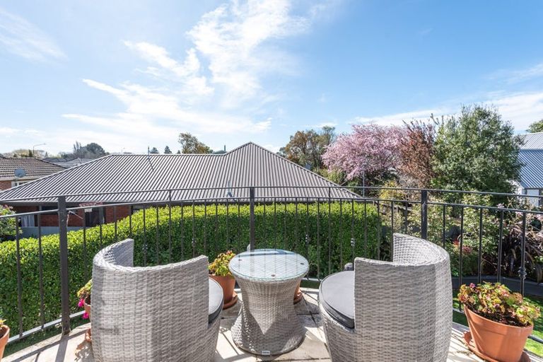 Photo of property in 16 Clyde Road, Upper Riccarton, Christchurch, 8041