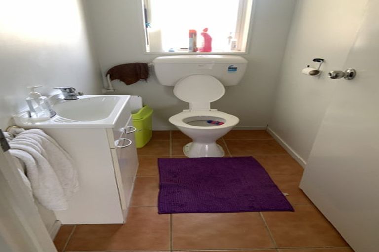 Photo of property in 4 Volta Place, Clendon Park, Auckland, 2103