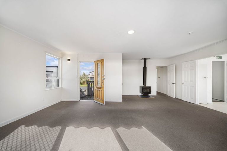 Photo of property in 45 Bodi Place, Te Atatu South, Auckland, 0610