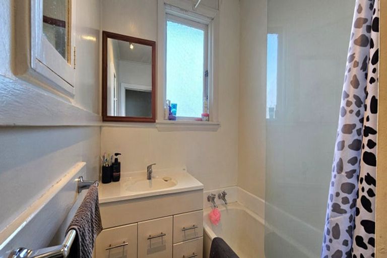 Photo of property in 17 Truman Road, Bryndwr, Christchurch, 8053