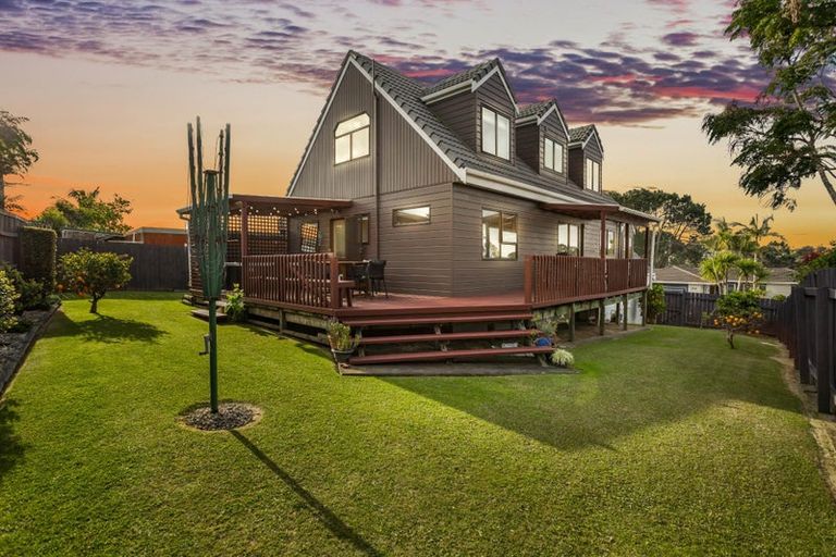 Photo of property in 64 Granville Drive, Massey, Auckland, 0614