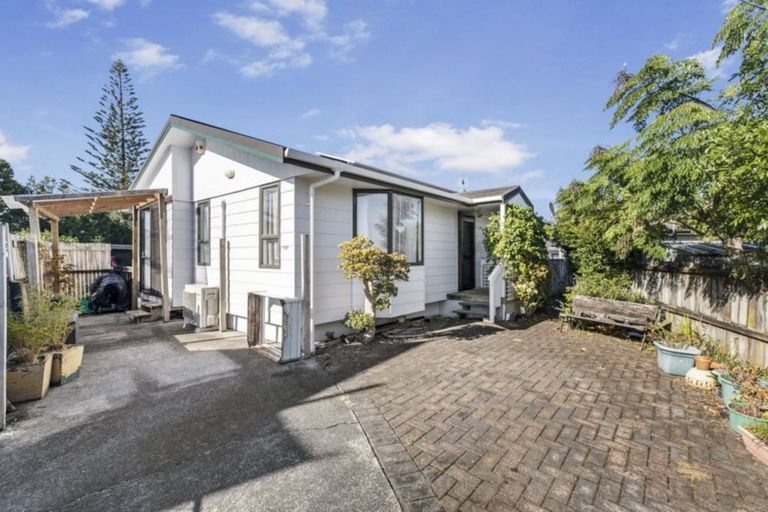 Photo of property in 63a/1 Colwill Road, Massey, Auckland, 0614