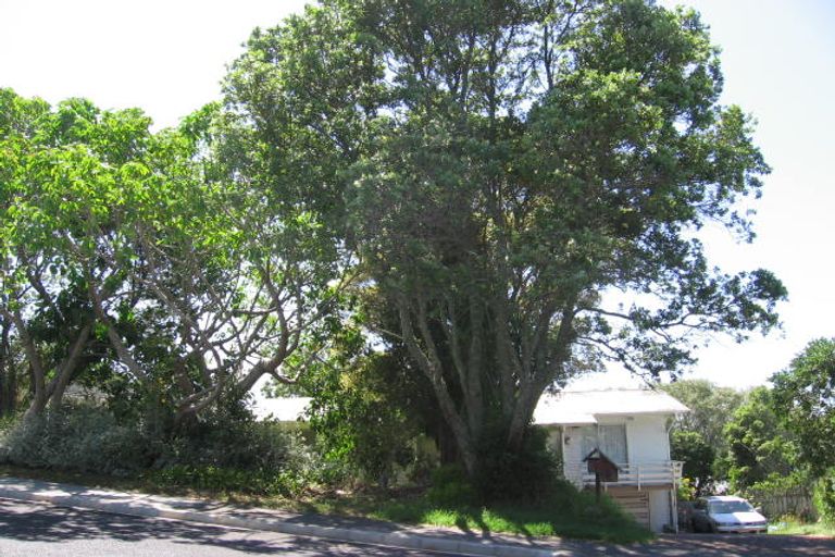 Photo of property in 16 Bishopgate Street, Birkdale, Auckland, 0626