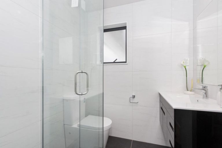 Photo of property in 10 Riroriro Road, Hobsonville, Auckland, 0616