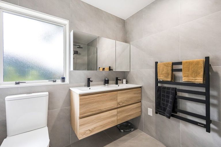 Photo of property in 6/199 Birdwood Road, Massey, Auckland, 0614