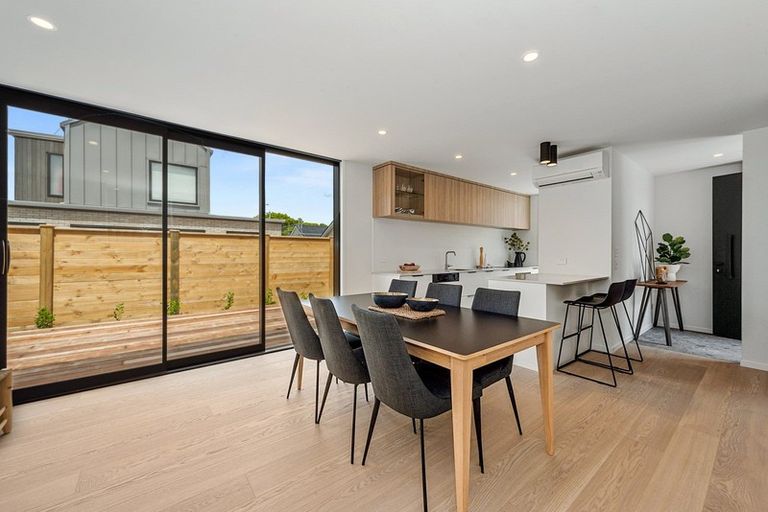 Photo of property in 23u2 Strowan Avenue, Fairfield, Hamilton, 3214