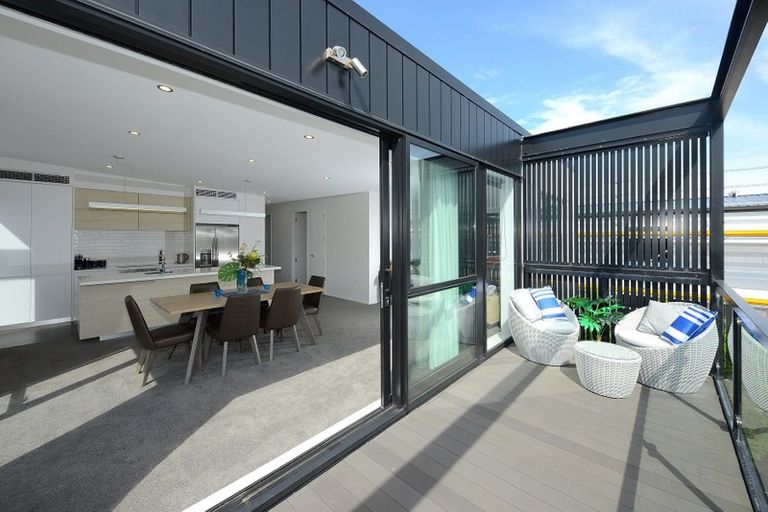 Photo of property in 4/275 Kilmore Street, Christchurch Central, Christchurch, 8011