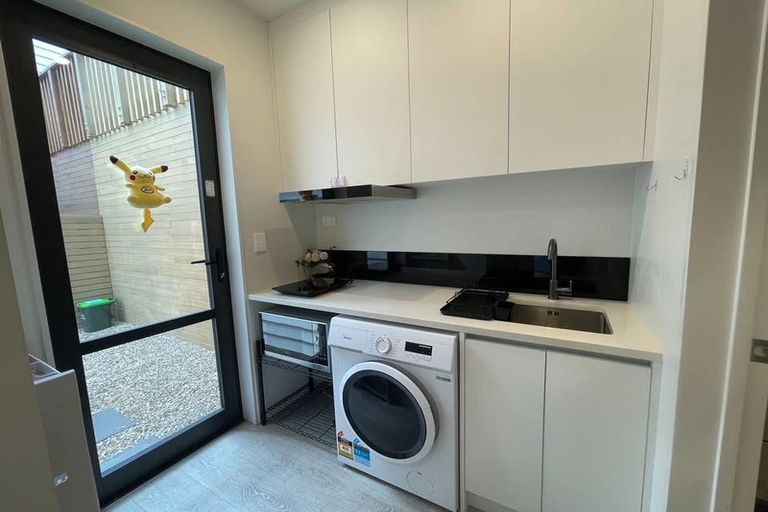 Photo of property in 42 Mulroy Place, Pinehill, Auckland, 0632