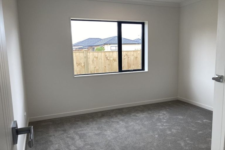 Photo of property in 5 Toropapa Close, Takanini, 2110