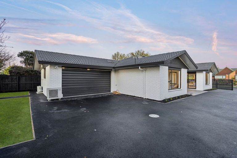 Photo of property in 5 Cricklewood Place, Avonhead, Christchurch, 8042