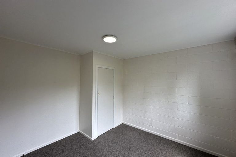 Photo of property in 60 Edmonton Road, Henderson, Auckland, 0612