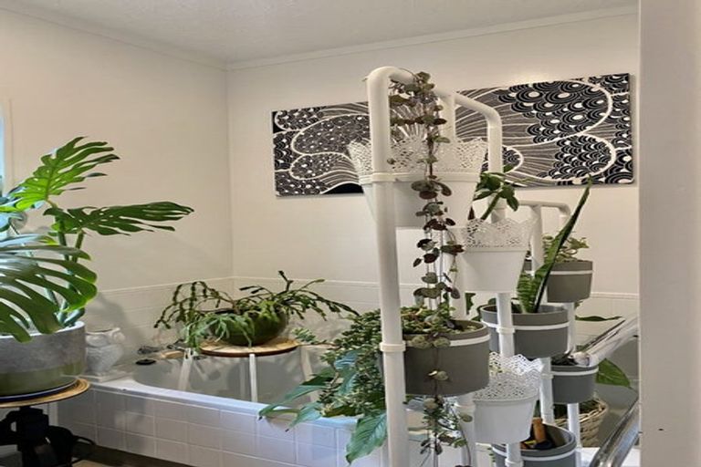 Photo of property in 13 Felstead Street, Birkenhead, Auckland, 0626