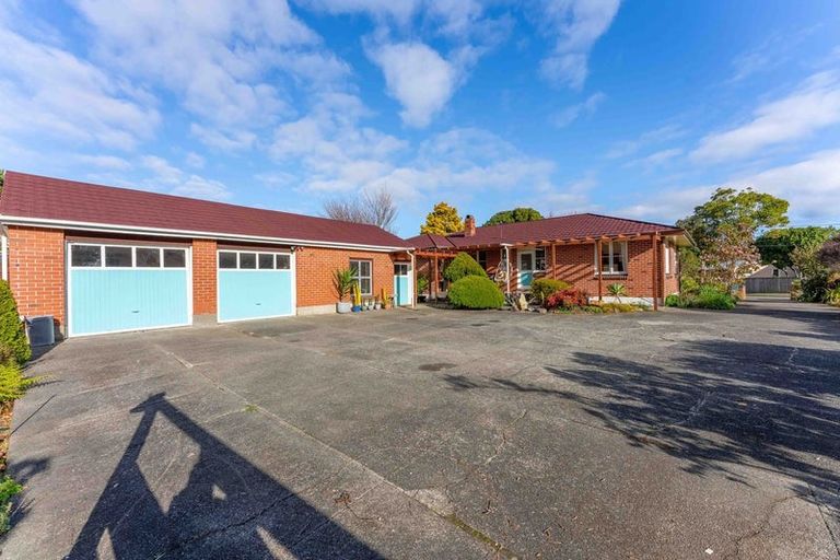 Photo of property in 11 Iti Grove, Waikanae, 5036