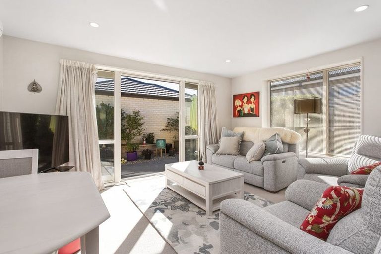 Photo of property in 2/70 Saint Martins Road, Saint Martins, Christchurch, 8022