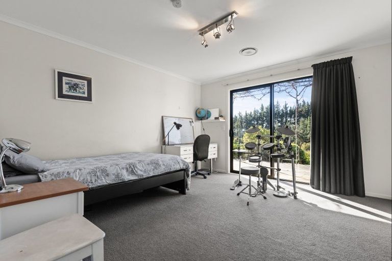 Photo of property in 69 Polson Hill Drive, Aokautere, Palmerston North, 4471