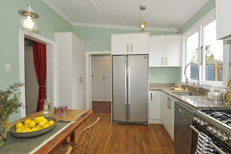 Photo of property in 12 Sale Street, Napier South, Napier, 4110