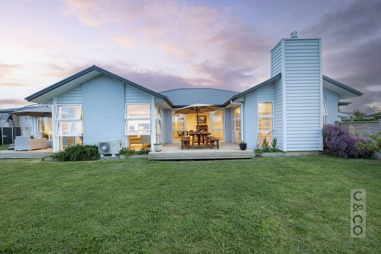 Photo of property in 11 Floyd Road, Riverhead, 0820