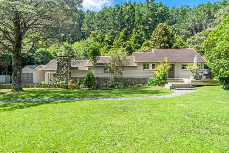 Photo of property in 25 Elmslie Road, Pinehaven, Upper Hutt, 5371