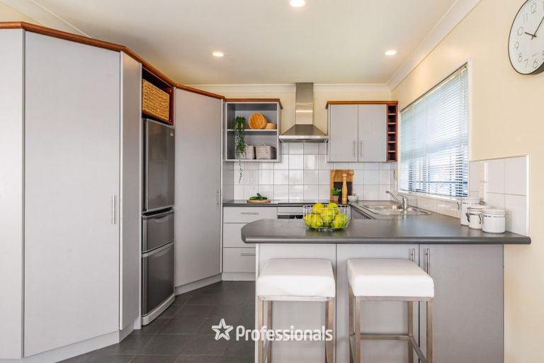 Photo of property in 33 Moana Grove, Waiwhetu, Lower Hutt, 5010