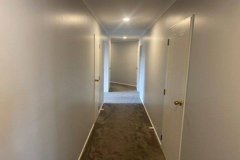 Photo of property in 11 Shelter Grove, Frankleigh Park, New Plymouth, 4310