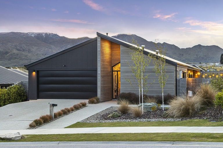 Photo of property in Northlake, 5 Linnburn Road, Wanaka, 9305