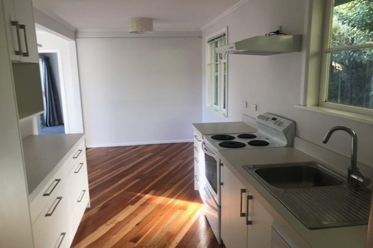 Photo of property in 39 Lowry Crescent, Stokes Valley, Lower Hutt, 5019