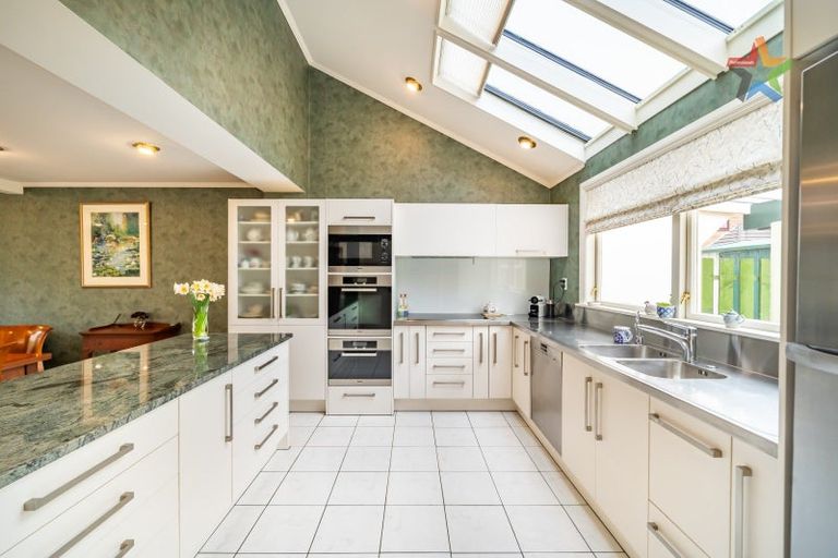 Photo of property in 1/127 Woburn Road, Woburn, Lower Hutt, 5010