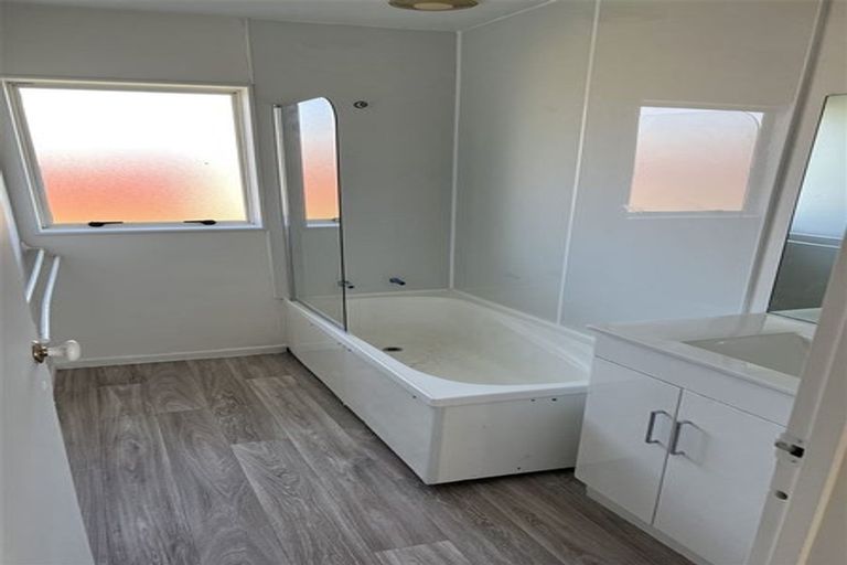 Photo of property in 25a Kelvin Road, Papakura, 2110