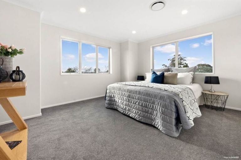 Photo of property in 297 Swanson Road, Ranui, Auckland, 0612