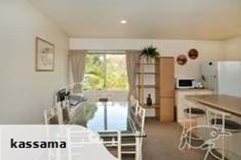 Photo of property in 12 Mandeville Place, Unsworth Heights, Auckland, 0632