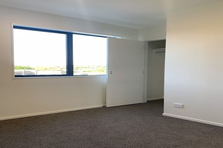 Photo of property in 37 Jabuka Street, Glen Eden, Auckland, 0602