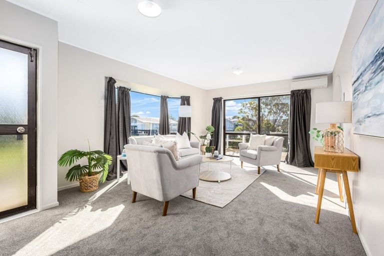 Photo of property in 10 Campbell Avenue, Paraparaumu, 5032