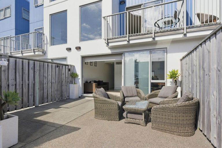Photo of property in 30/31 Reynolds Place, Papamoa Beach, Papamoa, 3118