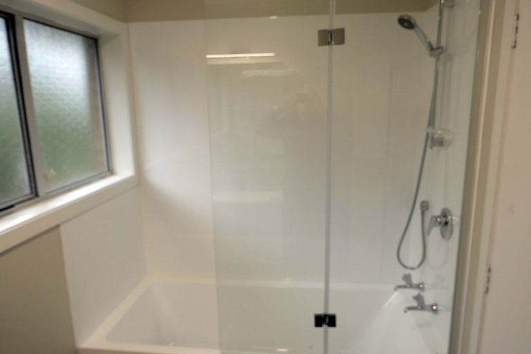 Photo of property in 30 Faith Bullock Place, New Lynn, Auckland, 0600