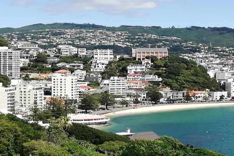 Photo of property in 1a Oriental Terrace, Oriental Bay, Wellington, 6011