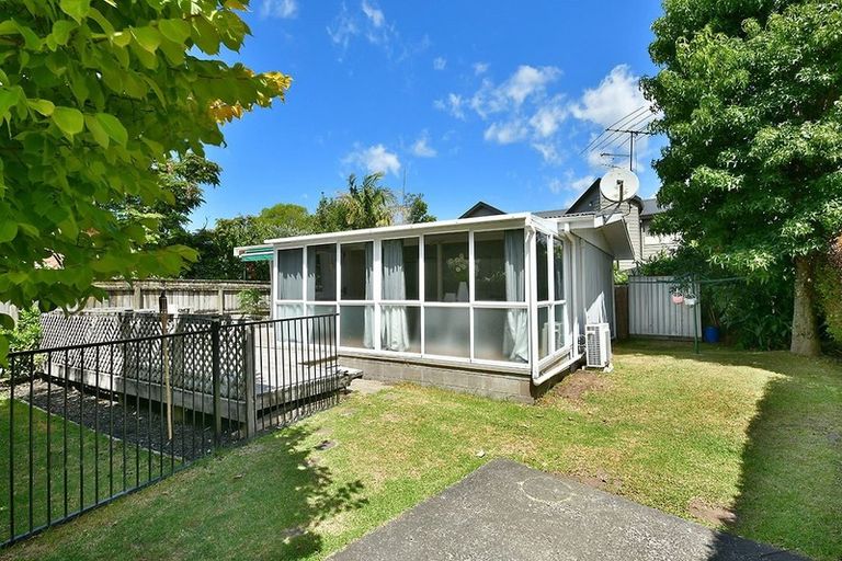 Photo of property in 23 Lillian Place, Orewa, 0931