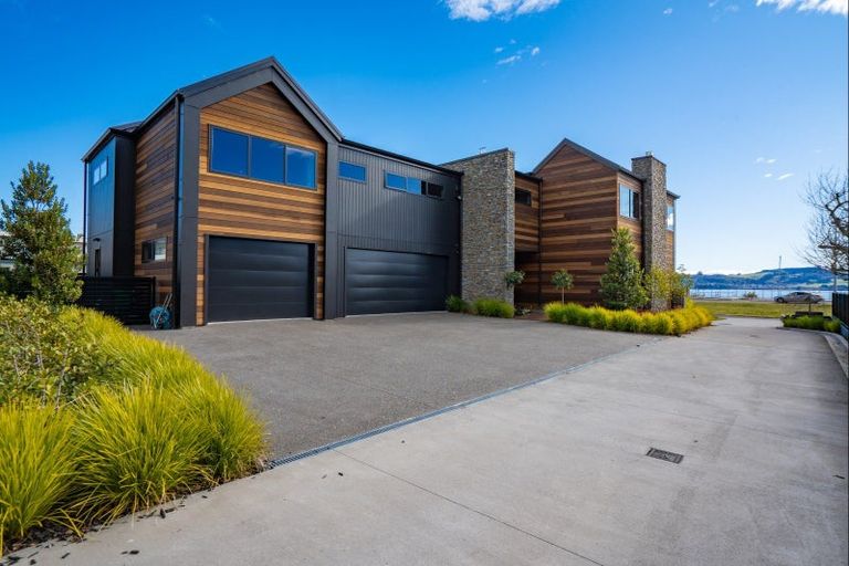 Photo of property in 336 Lake Terrace, Two Mile Bay, Taupo, 3330