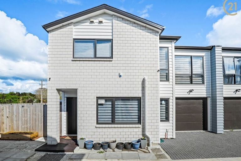 Photo of property in 22a Survila Street, Takanini, 2110