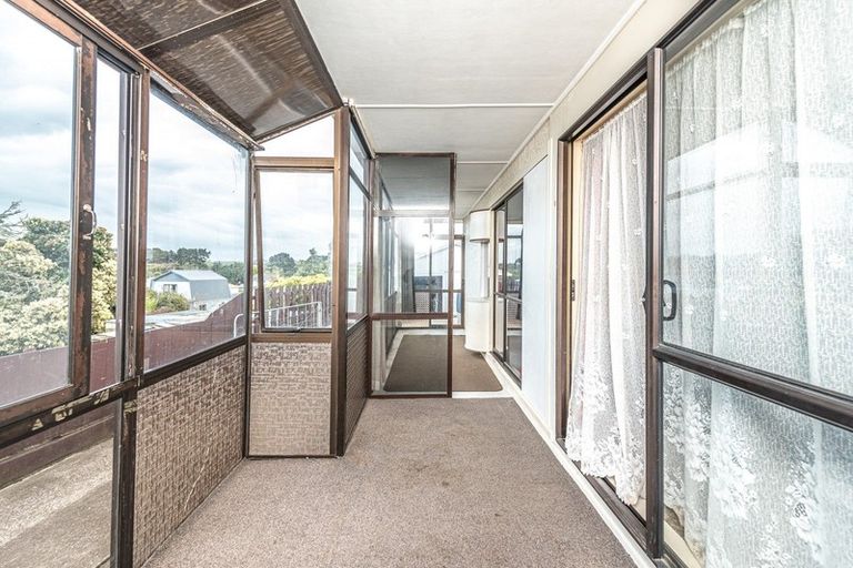 Photo of property in 27 Kowhai Street, Castlecliff, Whanganui, 4501