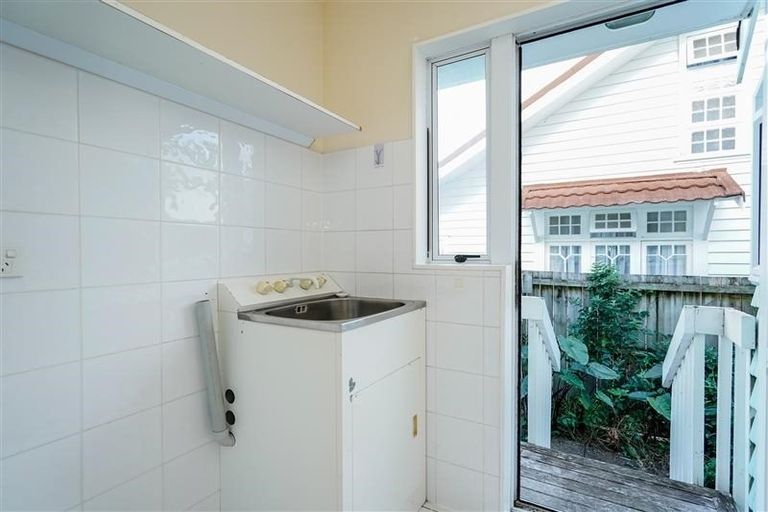 Photo of property in 1 Moana Avenue, Bayswater, Auckland, 0622