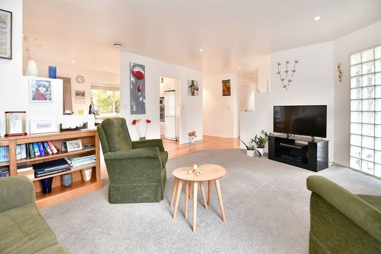 Photo of property in 47b Centreway Road, Orewa, 0931