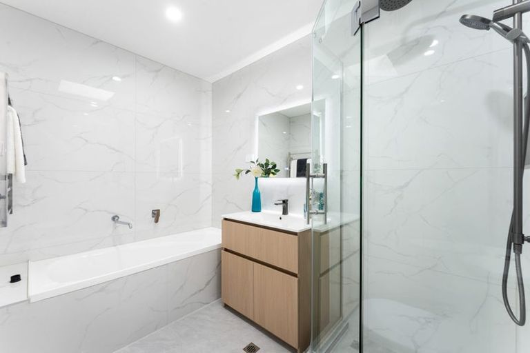 Photo of property in 16 Saint Catherine Crescent, West Harbour, Auckland, 0618